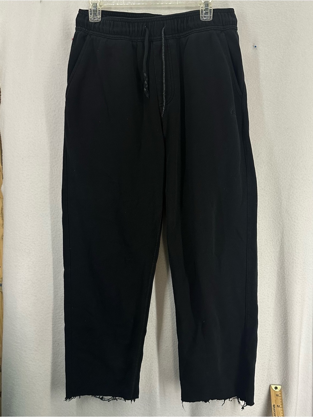 Quiksilver Men’s Black Drawstring Sweatpants Cut Hem Casual Pants Size Medium